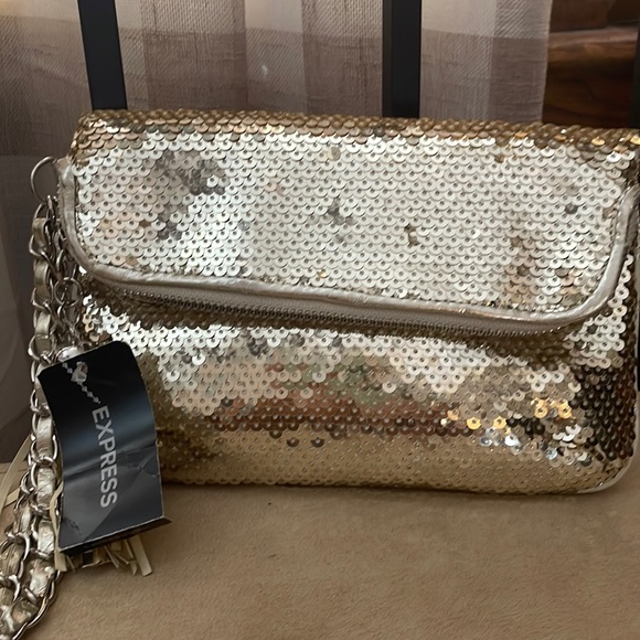Express gold sequenced wristlet/mini evening bag, perfect for date night! Gold - Picture 2 of 6